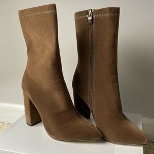 Point Toe Chunky Heeled Ankle Boots